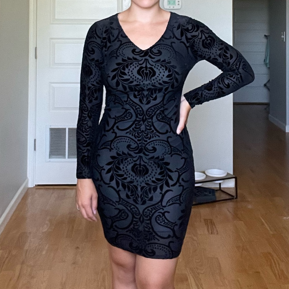 CHARLOTTE RUSSE Black Mini Dress